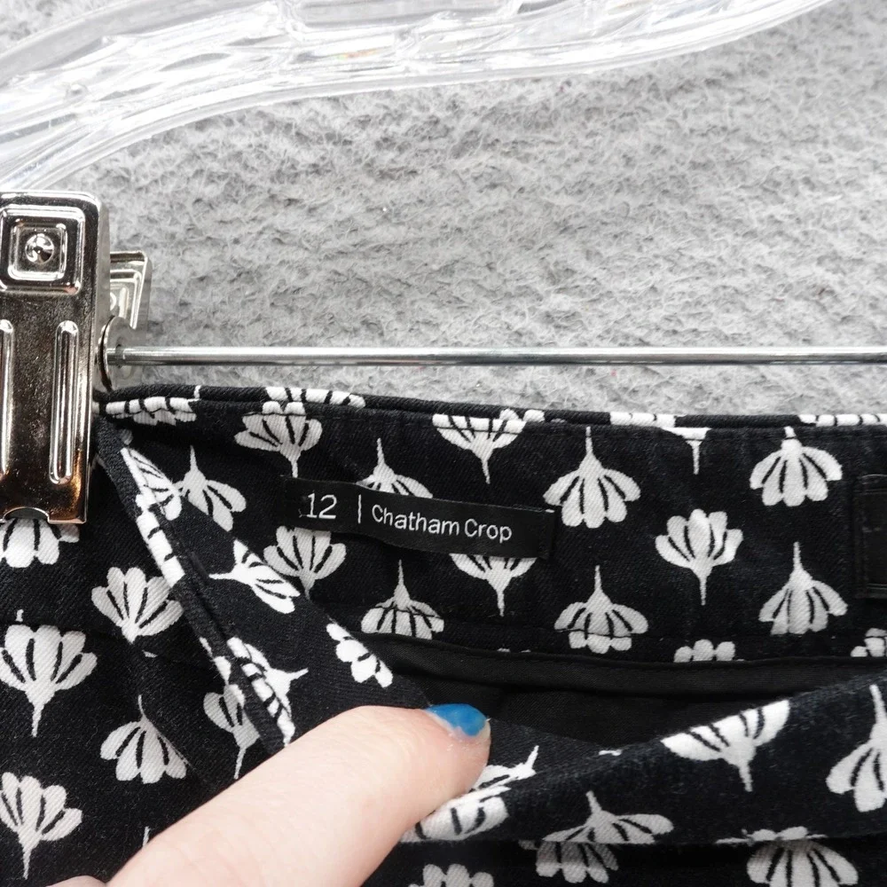 Talbots Floral Print Pants Black White 10P‎ Womens Stretch Cropped Trousers - Picture 13 of 16